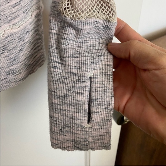 FREE PEOPLE MOVEMENT Markle Mesh 1/2 Zip Hoodie, Heathered Gray Pink M - Picture 6 of 8